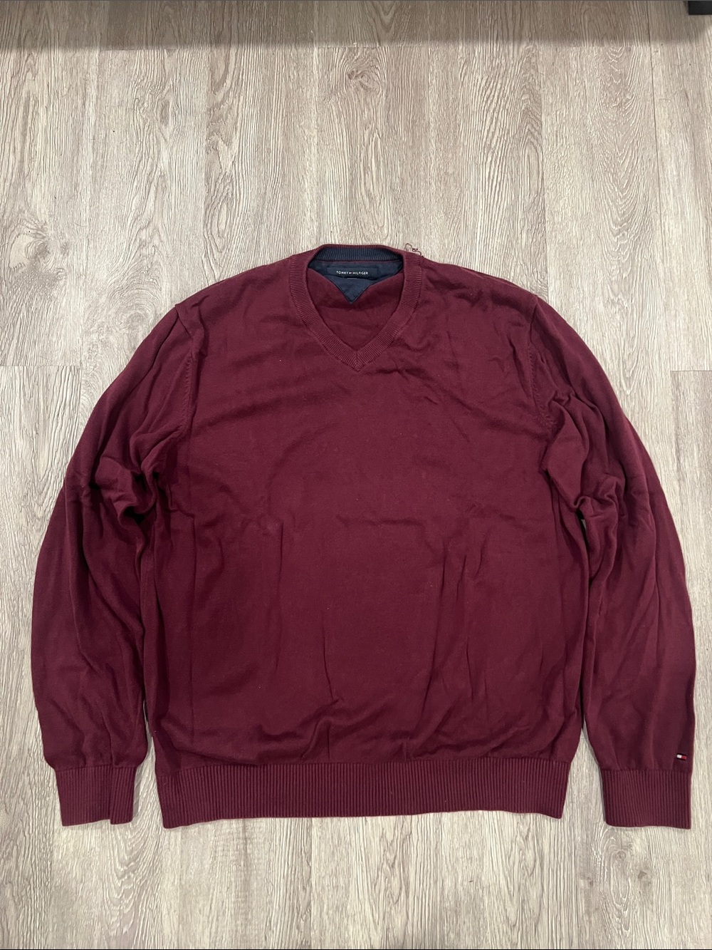 Men's Tommy Hilfiger V-Neck Sweater in Burgundy - Classic Knit